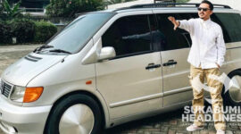 Omesh dan mobil kesayangannya Mercedes-Benz Vito | Foto: Instagram @dianayulestari