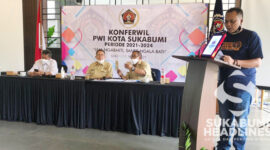 M Satiri (kanan) Ketua PWI Kota Sukabumi 2021-2022. | Foto: Herlan Heryadie