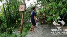 material longsor tutupi jalan I istimewa