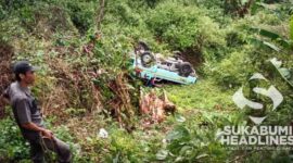 Pickup jatuh ke jurang. l Istimewa