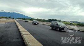 Arus lalu lintas di Jalan Tol Bocimi Seksi 2. l Yusi Syaiful Akhmad