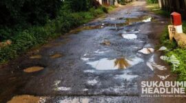 Jalan rusak di Ciracap, Sukabumi l @infojampang