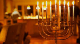 Menorah atau kaki pelita. l Istimewa
