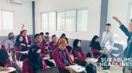 Paikun tengah mengajar di Universitas Nusa Putra. l Istimewa