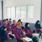 Paikun tengah mengajar di Universitas Nusa Putra. l Istimewa