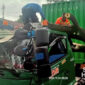 Kondisi truk kontainer yang tertimpa pohon. I Istimewa