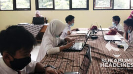 Siswa saat belajar menggunakan komputer. I istimewa

