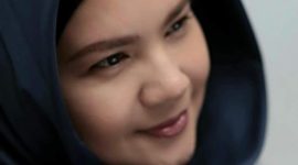 Penyanyi Tere, berhijab setelah mualaf. l Istimewa