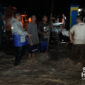 Suasana warga saat mengatur arus lalin Jalan Nasional Palabuhanratu. l Istimewa
