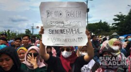 Tulisan sindiran buruh perempuan Sukabumi. l Eka Lesmana