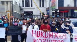 Unjuk rasa mahasiswa Kota Sukabumi. l Eka Lesmana
