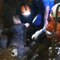 Evakuasi salah seorang korban longsor di Cibadak. l Istimewa

