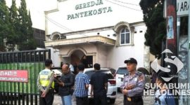 Suasana di Gereja Pantekosta Kota Sukabumi. l Eka Lesmana
