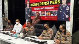 Konferensi pers Wakapolda Jatim. l Divisi Humas Mabes Polri
