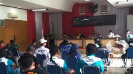 Demo buruh tuntut kenaikan UMK Kabupaten Sukabumi. l Eka Lesmana
