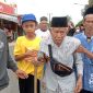 Miftahudin (kaos kuning) dan kakeknya dijemput Kemensos. l Riswanto