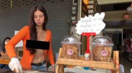 Gadis penjual pancake di Thailand. l Istimewa
