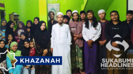 Ustadz Dede bersama para santrinya. l Dok. Pribadi
