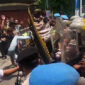 Demo ricuh Ormas GMBI di Mapolda Jabar. l Istimewa

