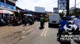 Suasana jalan depan Pasar Palabuhanratu. l Dok. sukabumiheadlines.com
