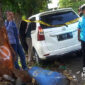 Toyota Avanza dengan nomor polisi F 1219 TH, terguling di jalan raya Citepus, Sabtu (29/1/2022). l Istimewa
