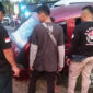 Minibus masuk selokan di Parungkuda. l Ade Yosca Bhararetha
