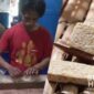 Ahmad Rasiun, perajin tempe di Parungkuda. l sukabumiheadline.com