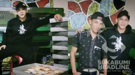 Angga Suganda bersama karyawan dan roti produksinya. l Istimewa