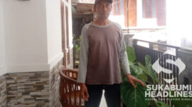 Afif dan sebagian florikultura miliknya. l Istimewa