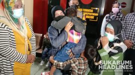 Rika Oktaviani saat tiba di Mapolres Sukabumi. l Istimewa