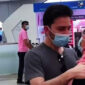 Perpisahan Ayman dengan ibunda Alman di Bandara. l Istimewa
