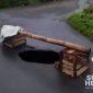 Jalan bolong di Cijengkol. l Facebook Siti Su
