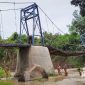 Kondisi jembatan Cigadung, di Kampung/ Desa/Kecamatan Bantargadung, Kebupaten Sukabumi rusak. l Istimewa