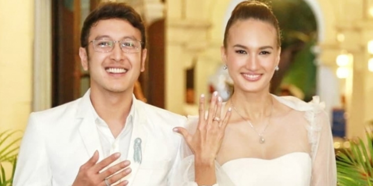 Nomor 5 wanita Sukabumi, daftar artis punya gelar bangsawan Solo 2 Saat menikah Dimas Anggara dan Nadine Chandrawinata - Ist