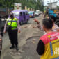 Perbaikan Jalan Nasional rusak di Kampung Legos. l Istimewa