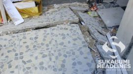 Lantai rusak akibat bencana tanah bergerak di Palabuhanratu. l Istimewa