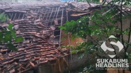 Rumah ambruk di Bantargadung. l Istimewa