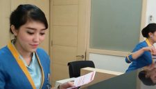 Teller bank. l Istimewa