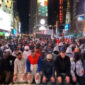 Muslim AS Shalat Tarawih di halaman Times Square, New York. l Istimewa
