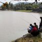 Ngabuburit Bikin Lupa Pulang, Berburu Ikan di Muara Citepus Sukabumi. l Istimewa