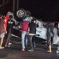 Mobil terbalik di Cikakak. l Istimewa