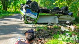 Truk bahan bangunan kecelakaan. l Istimewa
