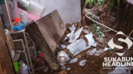 Dinding rumah warga Nagrak jebol diterjang longsor. l Istimewa