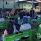 Buruh PT Nina II bersama Kapolsek Parungkuda. l Istimewa