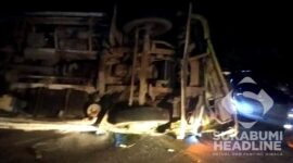 Truk kapur terguling di Cibadak. l Istimewa