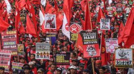 Buruh peringati May Day di gedung DPR. l Istimewa