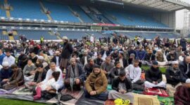 Shalat Ied di Stadion Ewood Park. l Istimewa 