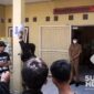 Warga geruduk Kantor Kepala Desa Sukaresmi. l Istimewa 
