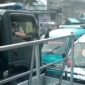 Angkot vs truk TNI di Cibadak. l Istimewa