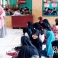 Nelly Maulany saat KBM di SD Negeri Cigelang. l Istimewa 